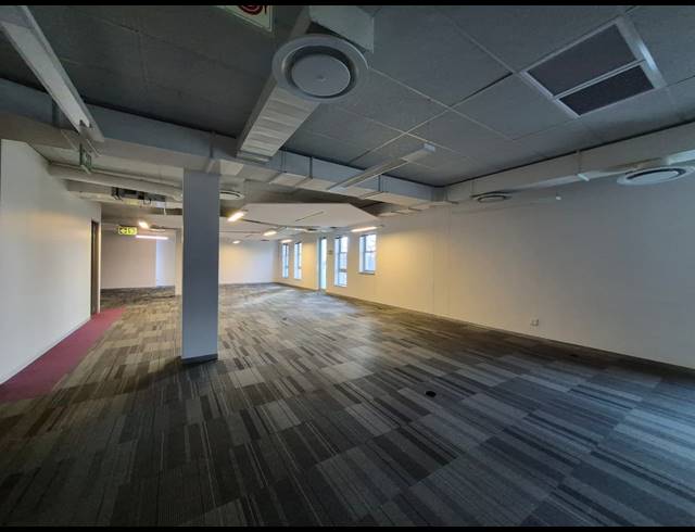 1,180M² OFFICE TO LET IN ILLOVO